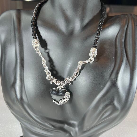Retro Black Dark Witchy Goth Dark Heart Scroll Necklace Set Deadstock NEW NWT - Picture 11 of 16